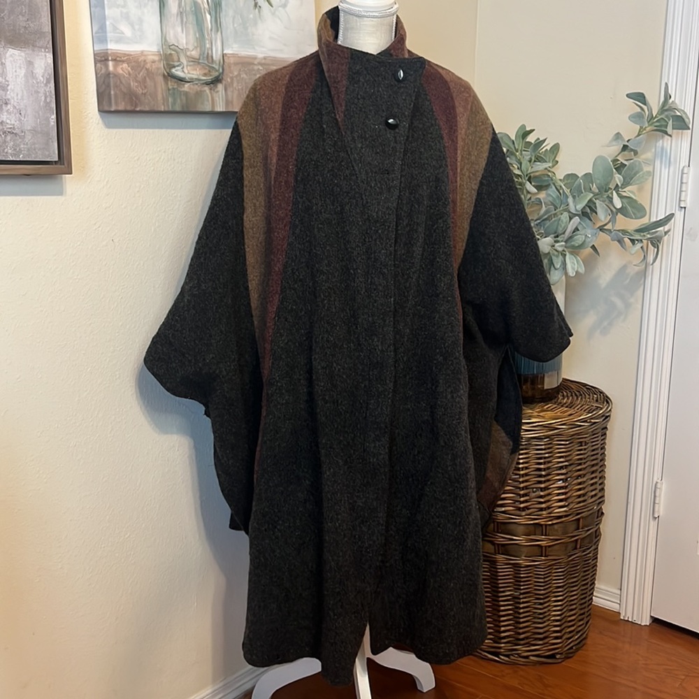 Vintage Wool Poncho/Cape with Pockets and Buttons top to bottom/ O/S